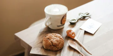 Breakfast coffee table